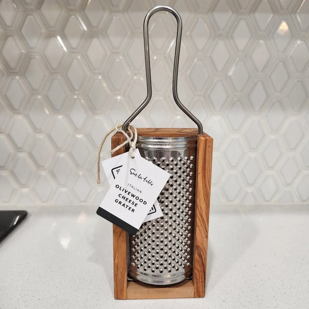 New Handcrafted Italian Olivewood‎ Cheese Grater By Sur La Table Rustic Durable